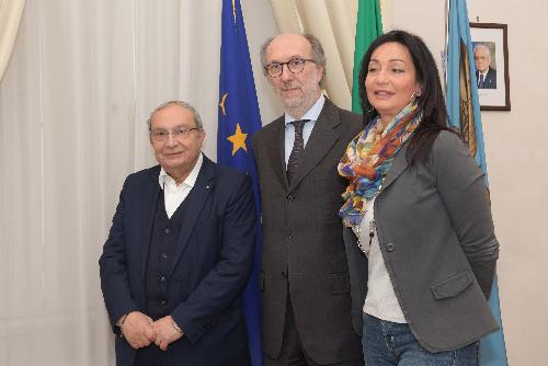 Il vicegovernatore Riccardo Riccardi, l'amministratore delegato di Fincantieri, Giuseppe Bono e il sindaco di Monfalcone, Anna Maria Cisint.